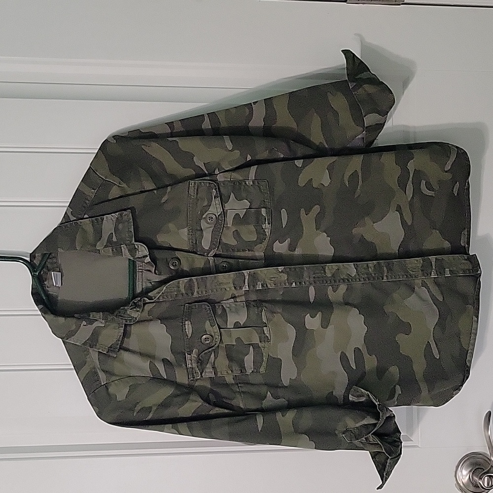Old Navy Camo Button Up Stretch Fabric long sleeve top Size Womens XS